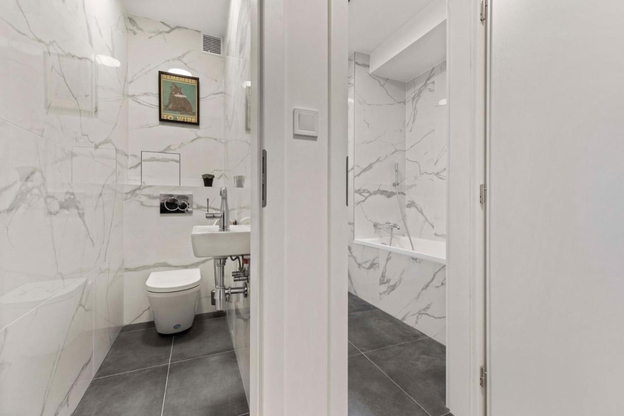 2 Bedroom Apt Steps To Nivy Station Bratislava Ngoại thất bức ảnh